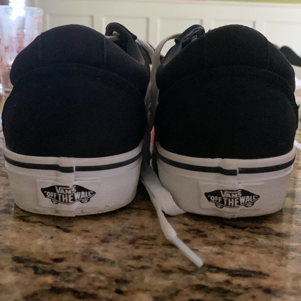 Vans - Picture 3 of 7